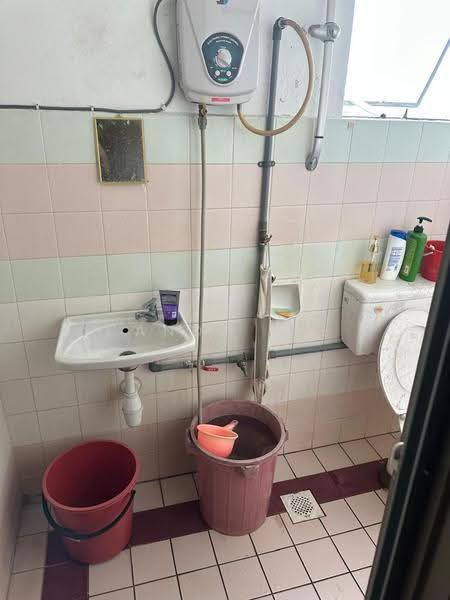 Apartment for Sale at Pandan Terrace Apartment - Candy Hee - Bathroom - PropertyGuru.com.my