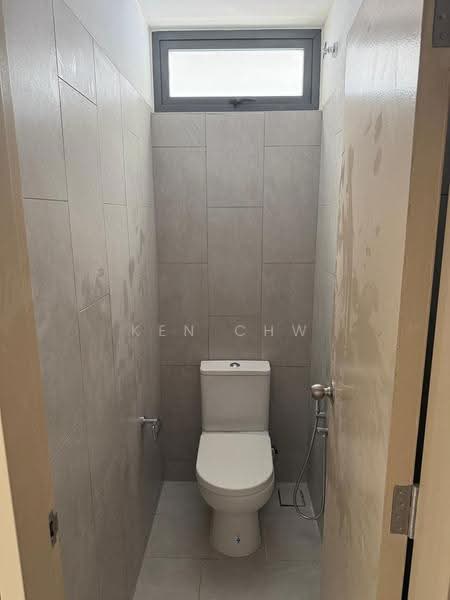 Shop / Office for Rent in Bandar Gamuda Cove (Dengkil) - Ken Chw - Bathroom - PropertyGuru.com.my