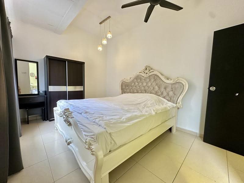 Townhouse for Sale in Taman Bukit Cheng (Cheng) - Kellyn Foo - Bedroom - PropertyGuru.com.my