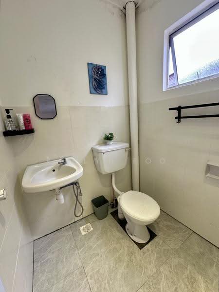 Townhouse for Sale in Taman Bukit Cheng (Cheng) - Kellyn Foo - Bathroom - PropertyGuru.com.my