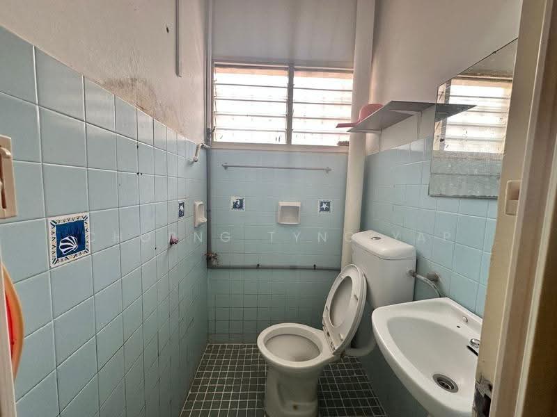 2-storey Terraced House for Sale in SS19 (Subang Jaya) - Chorng Tyng Yap - Bathroom - PropertyGuru.com.my