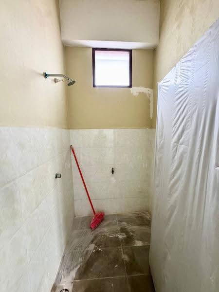 Shop / Office for Rent in Taman Cahaya (Pontian) - Saedah Napisah - Bathroom - PropertyGuru.com.my