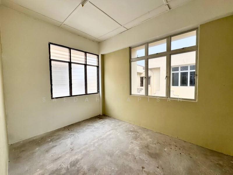Shop / Office for Rent in Taman Cahaya (Pontian) - Saedah Napisah - Interior - PropertyGuru.com.my