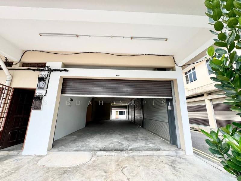 Shop / Office for Rent in Taman Cahaya (Pontian) - Saedah Napisah - Exterior - PropertyGuru.com.my