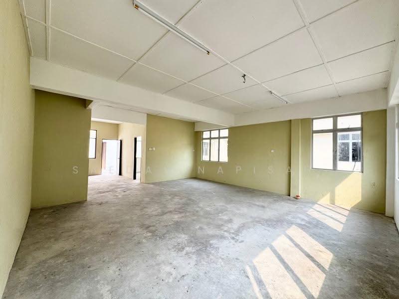 Shop / Office for Rent in Taman Cahaya (Pontian) - Saedah Napisah - Interior - PropertyGuru.com.my