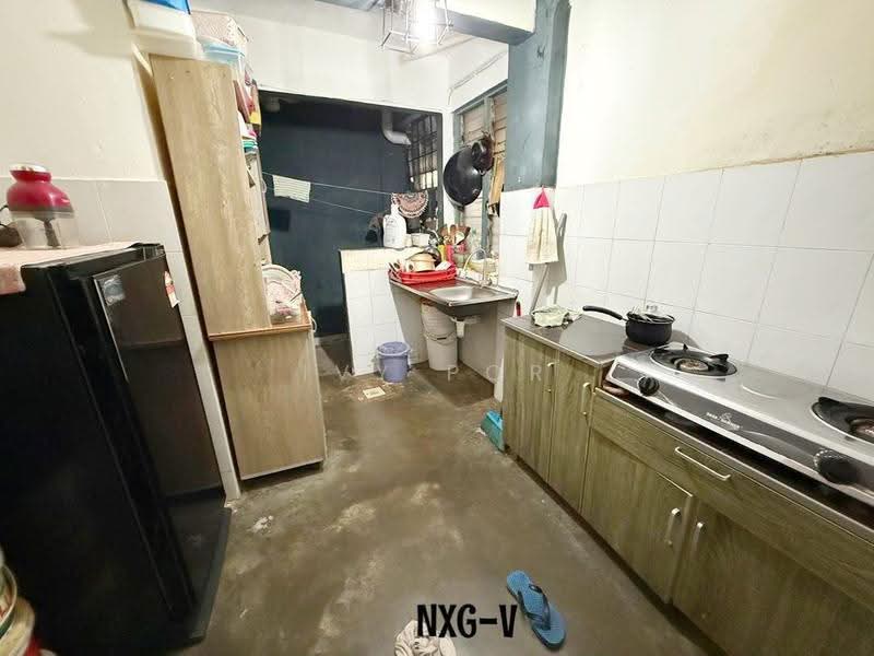 Pangsapuri untuk Dijual di Bandar Bukit Tinggi 1 Apartment - Ivy Por - Kitchen - PropertyGuru.com.my