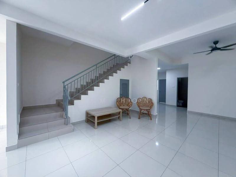 2-storey Terraced House for Sale in Bandar Putra Kulai (Kulai) - Kim Hon - Living Room - PropertyGuru.com.my