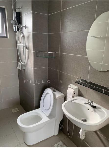 Condominium for Rent at Skyvilla @ D'Island - Felicia Ng - Bathroom - PropertyGuru.com.my