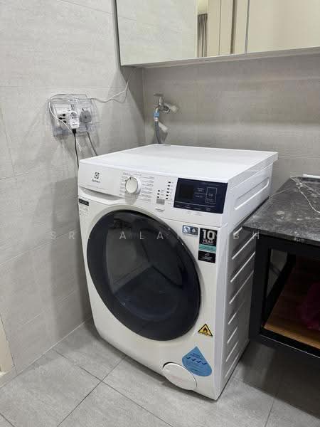 Service Residence for Rent at Residensi Solaris Parq - Sr. Alan NBH - Bathroom - PropertyGuru.com.my