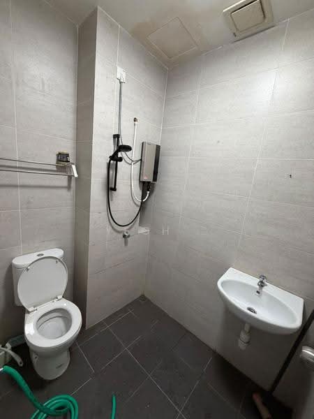 Service Residence for Sale at Palm Garden - Yeoh . - Bathroom - PropertyGuru.com.my