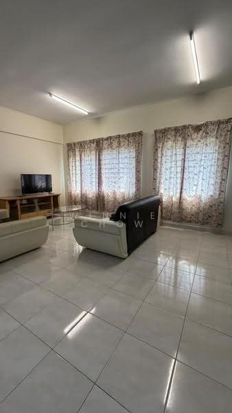 Condominium for Sale at Lagoon Suites - Winnie Chow - Living Room - PropertyGuru.com.my