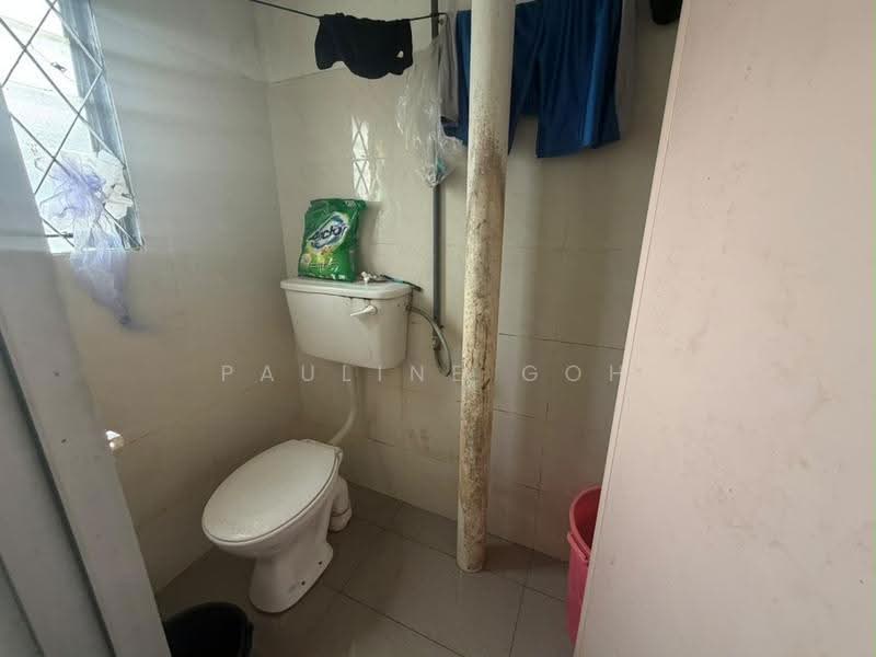 Rumah Flat untuk Dijual di Taman Cempaka - Pauline Goh - Bathroom - PropertyGuru.com.my