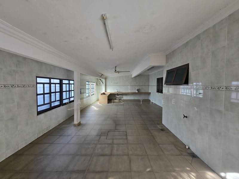 Semi-Detached House for Sale in Taman Bukit Mewah (Kajang) - Francis Thee - Kitchen - PropertyGuru.com.my