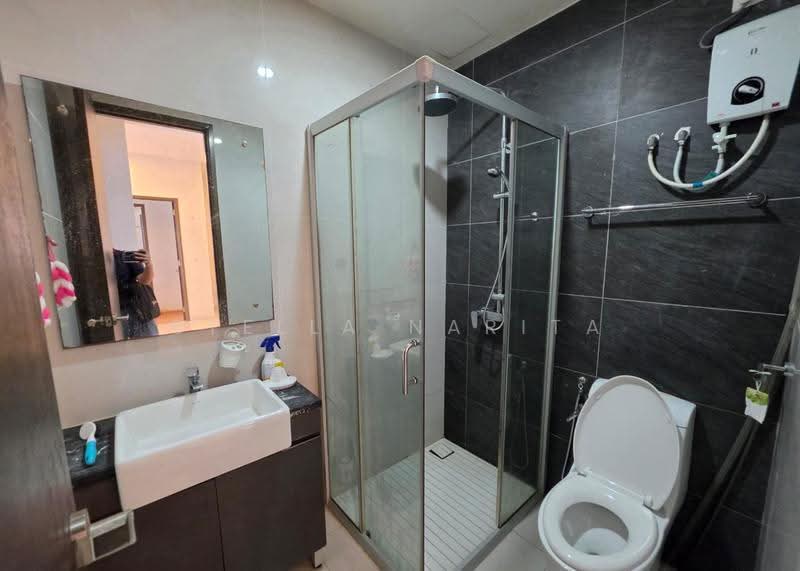 Kondominium untuk Disewa di Bay Point @ Country Garden Danga Bay - Stella Narita - Bathroom - PropertyGuru.com.my