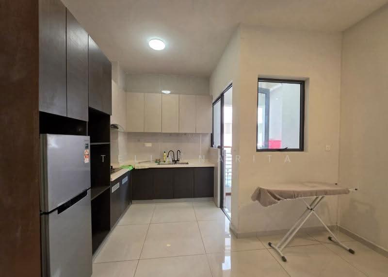 Kondominium untuk Disewa di Bay Point @ Country Garden Danga Bay - Stella Narita - Kitchen - PropertyGuru.com.my