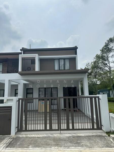 2-storey Terraced House for Sale in Bandar Puncak Alam (Puncak Alam) - Diyana Norrzuan - PropertyGuru.com.my