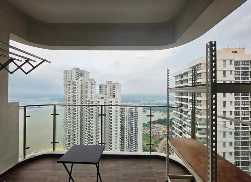 Kondominium untuk Disewa di Amberside @ Country Garden Danga Bay - Stella Narita - Balcony - PropertyGuru.com.my