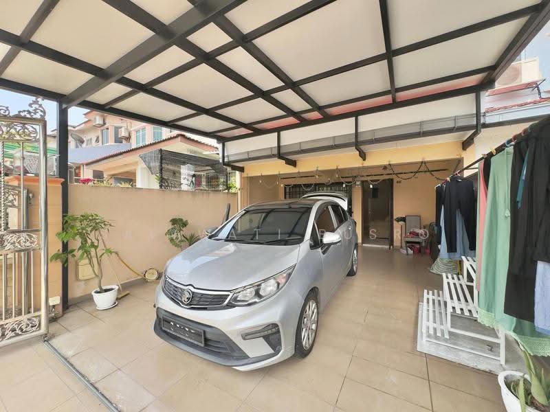 2-storey Terraced House for Sale in Bandar Putra Permai (Seri Kembangan) - Salawati Busro - Exterior - PropertyGuru.com.my