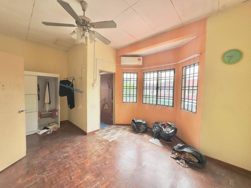 2-storey Terraced House for Sale in Bandar Putra Permai (Seri Kembangan) - Salawati Busro - Interior - PropertyGuru.com.my