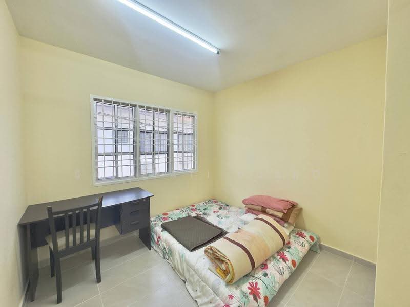 2-storey Terraced House for Sale in Bandar Putra Permai (Seri Kembangan) - Salawati Busro - Bedroom - PropertyGuru.com.my