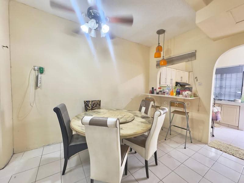2-storey Terraced House for Sale in Bandar Putra Permai (Seri Kembangan) - Salawati Busro - Dining Room - PropertyGuru.com.my