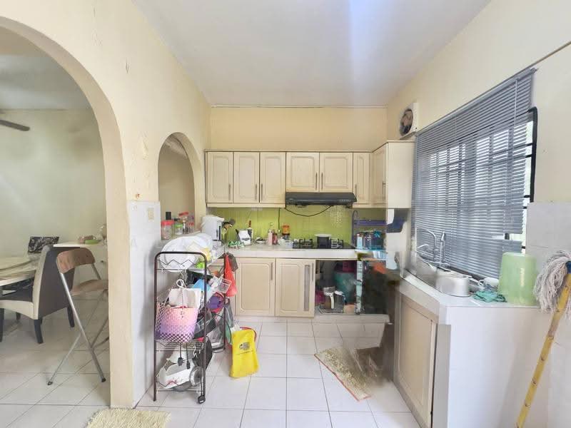 2-storey Terraced House for Sale in Bandar Putra Permai (Seri Kembangan) - Salawati Busro - Kitchen - PropertyGuru.com.my