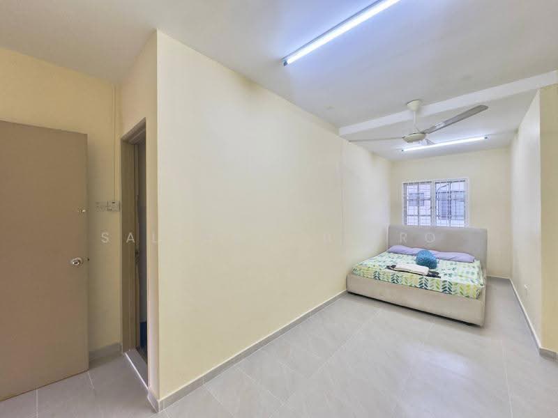 2-storey Terraced House for Sale in Bandar Putra Permai (Seri Kembangan) - Salawati Busro - Bedroom - PropertyGuru.com.my