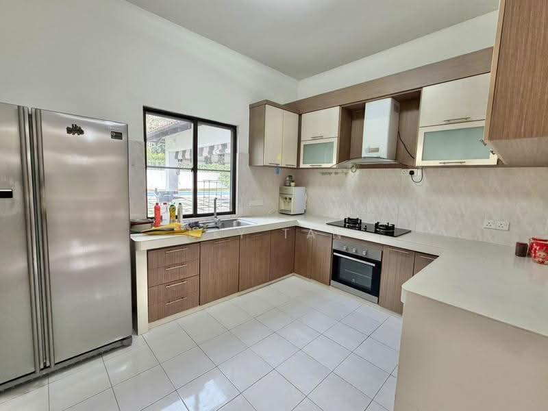 Bungalow House for Rent in Leisure Farm (Gelang Patah) - Sky Tan - Kitchen - PropertyGuru.com.my