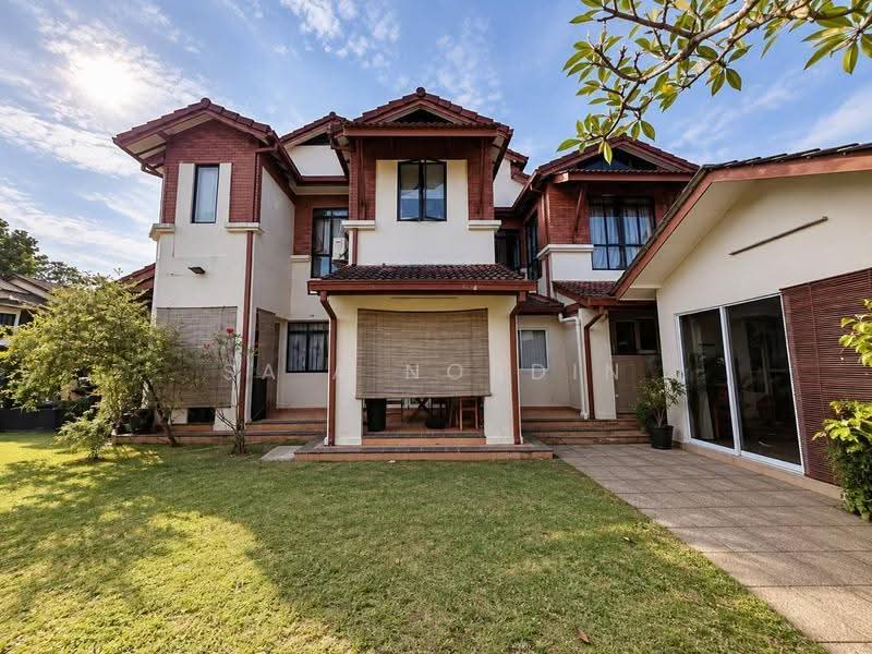 2-storey Terraced House for Sale in Bukit Jelutong (Shah Alam) - Sa'a Nordin - Exterior - PropertyGuru.com.my
