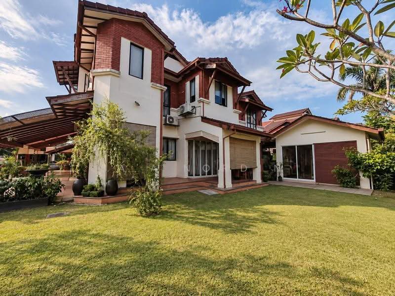 2-storey Terraced House for Sale in Bukit Jelutong (Shah Alam) - Sa'a Nordin - Exterior - PropertyGuru.com.my