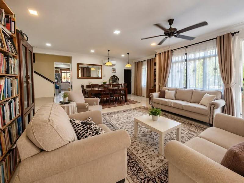 2-storey Terraced House for Sale in Bukit Jelutong (Shah Alam) - Sa'a Nordin - Living Room - PropertyGuru.com.my