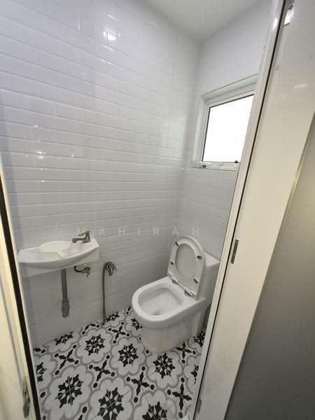 2-storey Terraced House for Sale in Taman Cempaka (Ampang) - Mahirah . - Bathroom - PropertyGuru.com.my