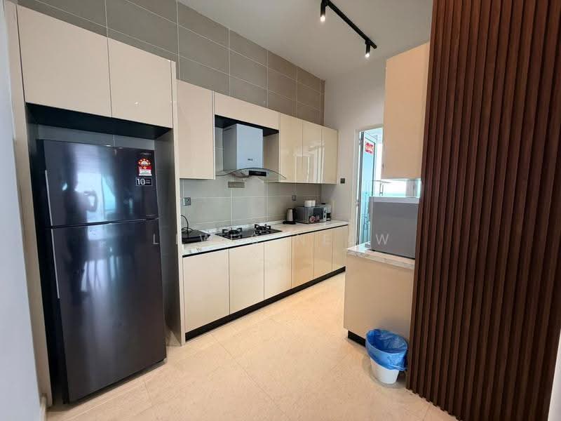Kediaman Servis untuk Dijual di TriTower Residence @ Johor Bahru Sentral - Lewis Neow - Kitchen - PropertyGuru.com.my