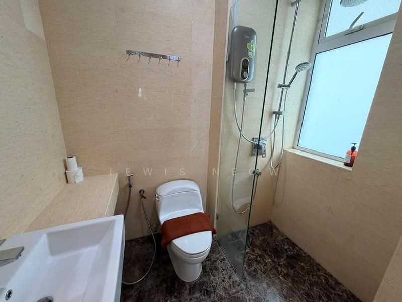 Kediaman Servis untuk Dijual di TriTower Residence @ Johor Bahru Sentral - Lewis Neow - Bathroom - PropertyGuru.com.my