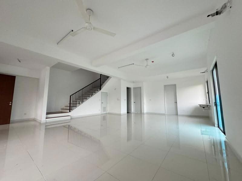 Rumah Teres 2-Tingkat untuk Dijual di Sungai Buloh (Selangor) - Dave Tan - PropertyGuru.com.my