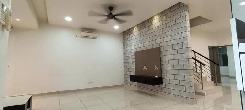 2-storey Terraced House for Rent in Taman Molek (Johor Bahru) - Vera Chang - Living Room - PropertyGuru.com.my