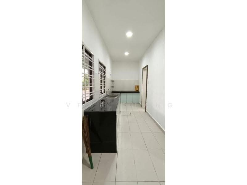 2-storey Terraced House for Rent in Taman Molek (Johor Bahru) - Vera Chang - Kitchen - PropertyGuru.com.my