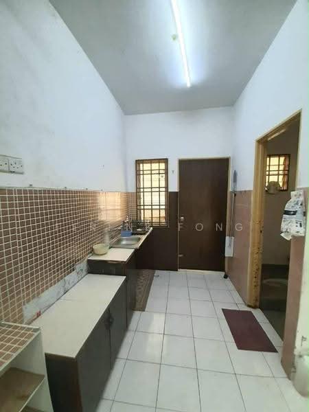 2-storey Terraced House for Sale in Taman Nusantara (Iskandar Puteri (Nusajaya)) - Ferene Fong - Kitchen - PropertyGuru.com.my