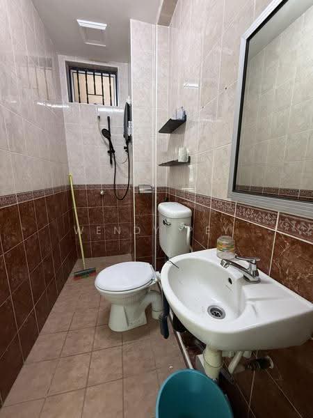 Apartment for Rent at Pangsapuri Sri Mekar 1 - Wendy Pey - Bathroom - PropertyGuru.com.my