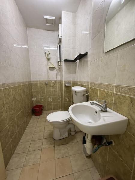 Apartment for Rent at Pangsapuri Sri Mekar 1 - Wendy Pey - Bathroom - PropertyGuru.com.my