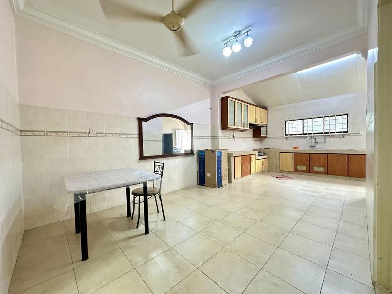 2-storey Terraced House for Sale in Taman Cheng Baru (Cheng) - Kellyn Foo - Kitchen - PropertyGuru.com.my