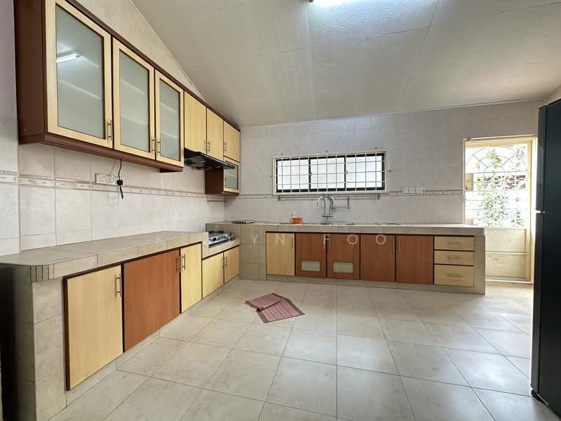 2-storey Terraced House for Sale in Taman Cheng Baru (Cheng) - Kellyn Foo - Kitchen - PropertyGuru.com.my