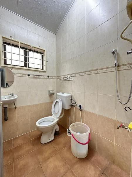 2-storey Terraced House for Sale in Taman Cheng Baru (Cheng) - Kellyn Foo - Bathroom - PropertyGuru.com.my