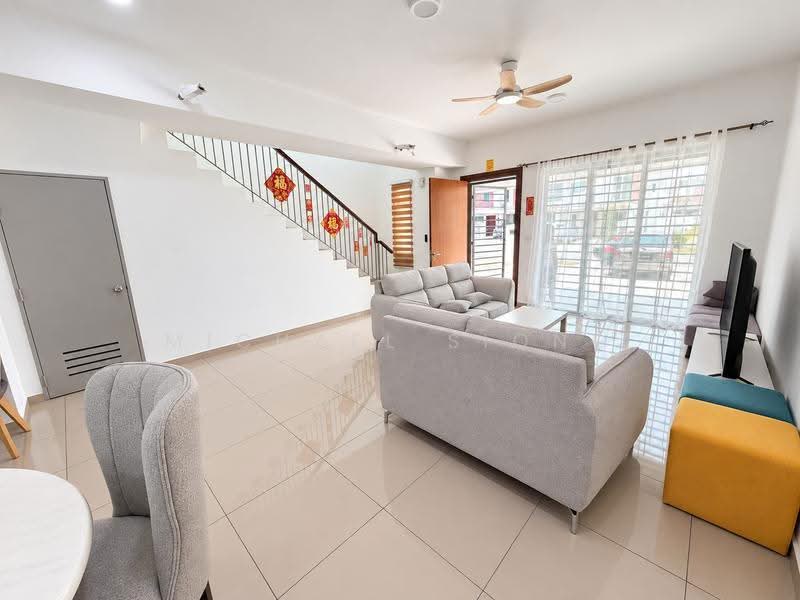 2-storey Terraced House for Rent in Bandar Gamuda Gardens (Rawang) - Michael Siong - Living Room - PropertyGuru.com.my