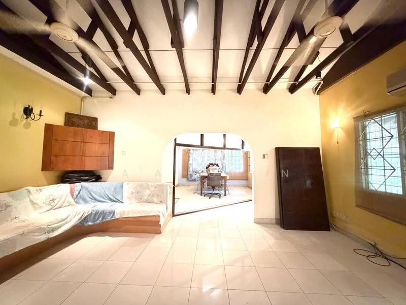 Rumah Banglo untuk Dijual di Kampung Tunku (Petaling Jaya) - Sa'a Nordin - Living Room - PropertyGuru.com.my