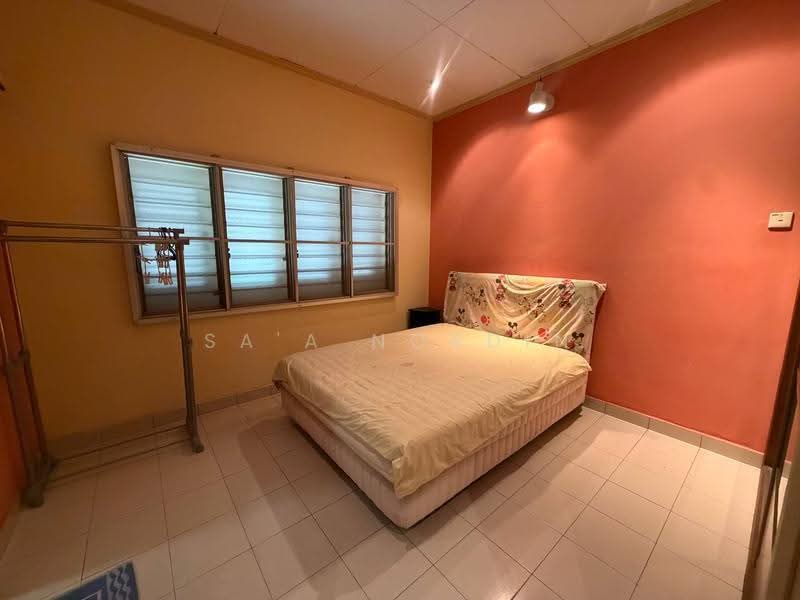 Rumah Banglo untuk Dijual di Kampung Tunku (Petaling Jaya) - Sa'a Nordin - Bedroom - PropertyGuru.com.my