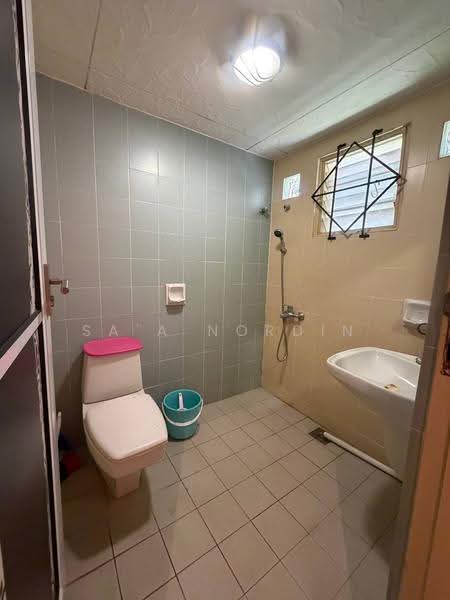 Rumah Banglo untuk Dijual di Kampung Tunku (Petaling Jaya) - Sa'a Nordin - Bathroom - PropertyGuru.com.my
