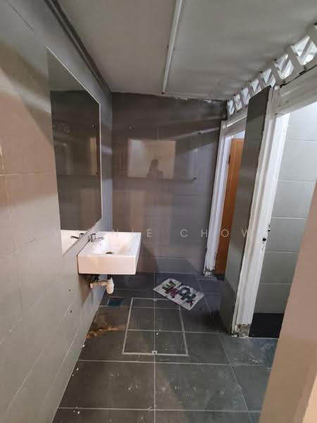 Shop for Rent in Kota Kemuning (Shah Alam) - Winnie Chow - Bathroom - PropertyGuru.com.my