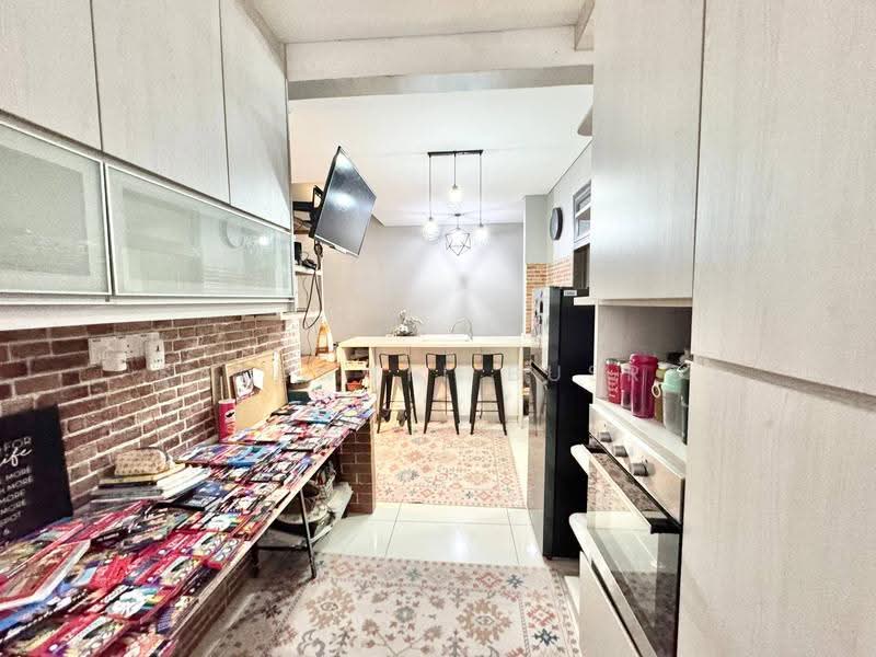 3-storey Terraced House for Sale in Laman Glenmarie (Shah Alam) - Salawati Busro - Kitchen - PropertyGuru.com.my
