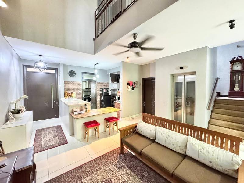 3-storey Terraced House for Sale in Laman Glenmarie (Shah Alam) - Salawati Busro - Living Room - PropertyGuru.com.my